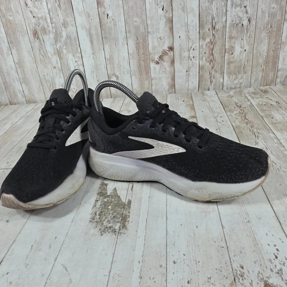 Brooks Ghost 14 Womens Running Shoes Black White 1204071B077 Size 6 Medium B